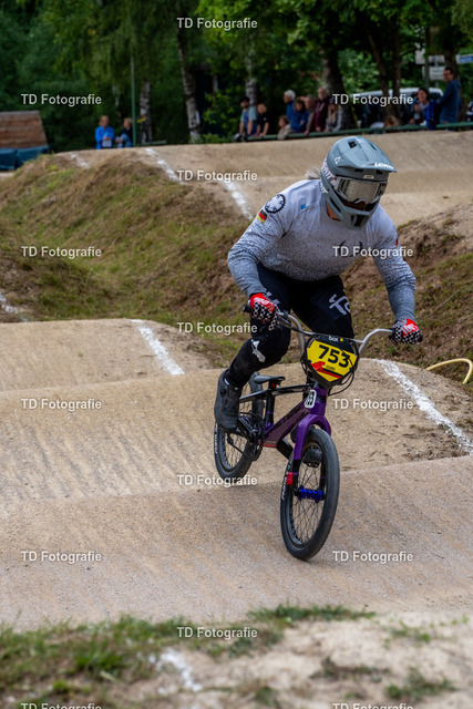 BayBMX2026-05655 | Fotogalerie von Thomas Dettweiler mit Eventbildern und lizenzfreien Fotos. Perfekt als Wandbild, für Büro, Website oder private Nutzung. - Realisiert mit Pictrs.com