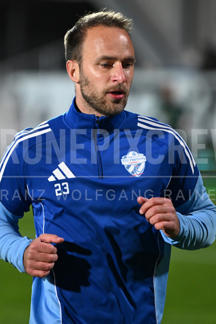 TSV Egger Glas Hartberg vs SV Oberbank Ried – Austrian Bundesliga Match | TSV Egger Glas Hartberg and SV Oberbank Ried. High-intensity match action, tackles, shots on goal, celebrations, fan atmosphere and stadium scenes captured in professional quality. The image shows Tobias Kainz (Hartberg).