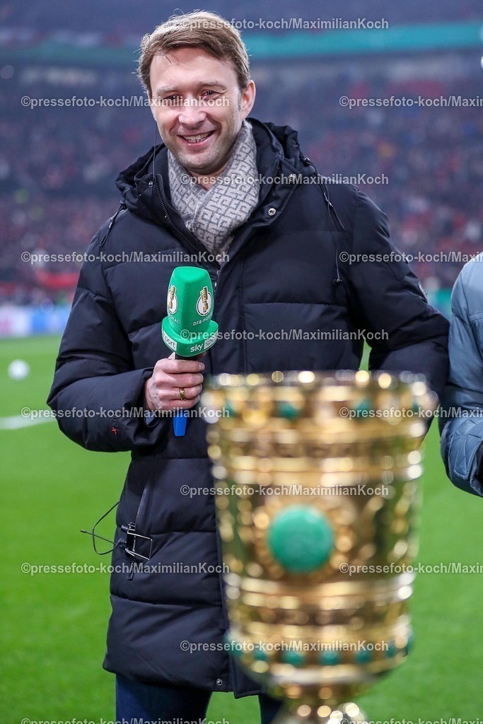 DFB05022502185 | 05.02.2025, Fußball, DFB-Pokal Viertelfinale, Bayer 04 Leverkusen - 1.FC Köln, BayArena, Saison 2024 2025: Geschäftsführer Simon Rolfes (Bayer 04 Leverkusen Geschäftsführung)DFB regulations prohibit any use of photographs as image sequences and or quasi-video.