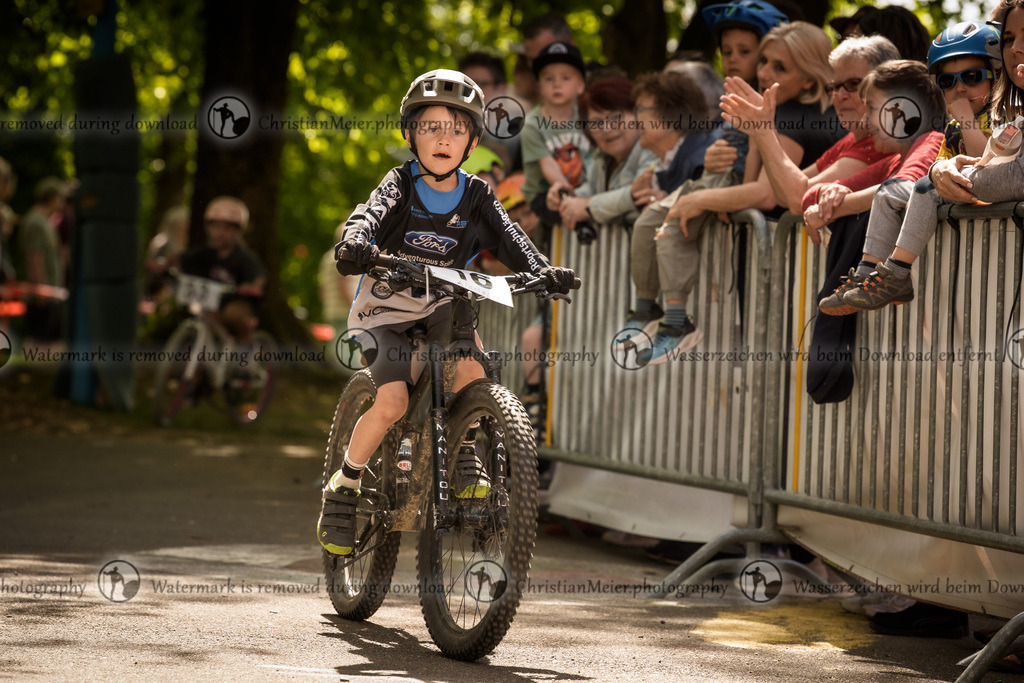 Eierlesen 2026 | Sie wurden bei einem Event oder Sportanlass fotografiert? Hier finden sie ihre Bilder! - Realisiert mit Pictrs.com