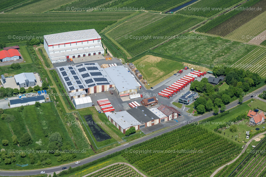 Stade_Spediton_Pape_ELS_7651280523 | HOLLERN-TWIELENFLETH 28.05.2023 Lagerhallen und Speditionsgebäude " Pape Logistics " in Hollern-Twielenfleth im Bundesland Niedersachsen, Deutschland. // Warehouses and forwarding building " Pape Logistics " in Hollern-Twielenfleth in the state Lower Saxony, Germany. Foto: Martin Elsen