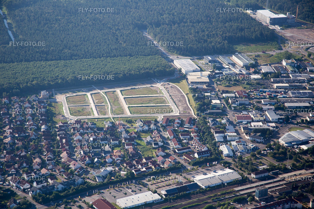 Neubaugebiet Käthe-Kollwitz-Ring | Luftbild: Neubaugebiet Käthe-Kollwitz-Ring im Ortsteil Neudorf in Graben-Neudorf im Bundesland Baden-Württemberg in Deutschland. Foto: IMG_091748.jpg vom 10.07.2016 durch Werner Riehm/FLY-FOTO.de - Realisiert mit Pictrs.com