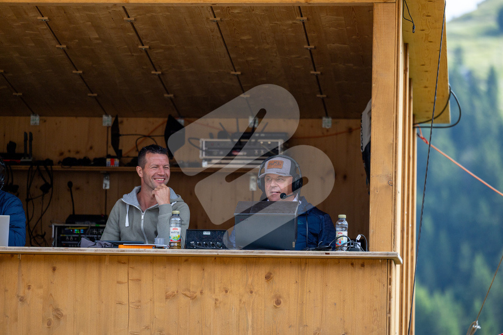 Rigi2025_1009 | Die Schwinger des Schwyzer Kantonalen Schwingerverbandes: Fotos, die Dynamik und Leidenschaft festhalten, sowie emotionale Momente aus dem traditionellen Schwingsport zeigen. - Realisiert mit Pictrs.com
