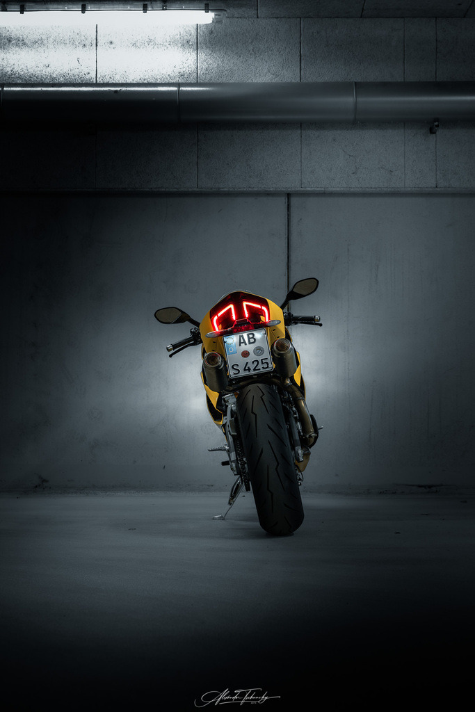 Ducati Panigake V2S | Entdecken Sie die faszinierende Welt von Alexander Tschuncky Arts: Kreative Fotografie, atemberaubende Automobilkunst und hochwertiger Bilderdruck. Lassen Sie sich inspirieren! - Realisiert mit Pictrs.com