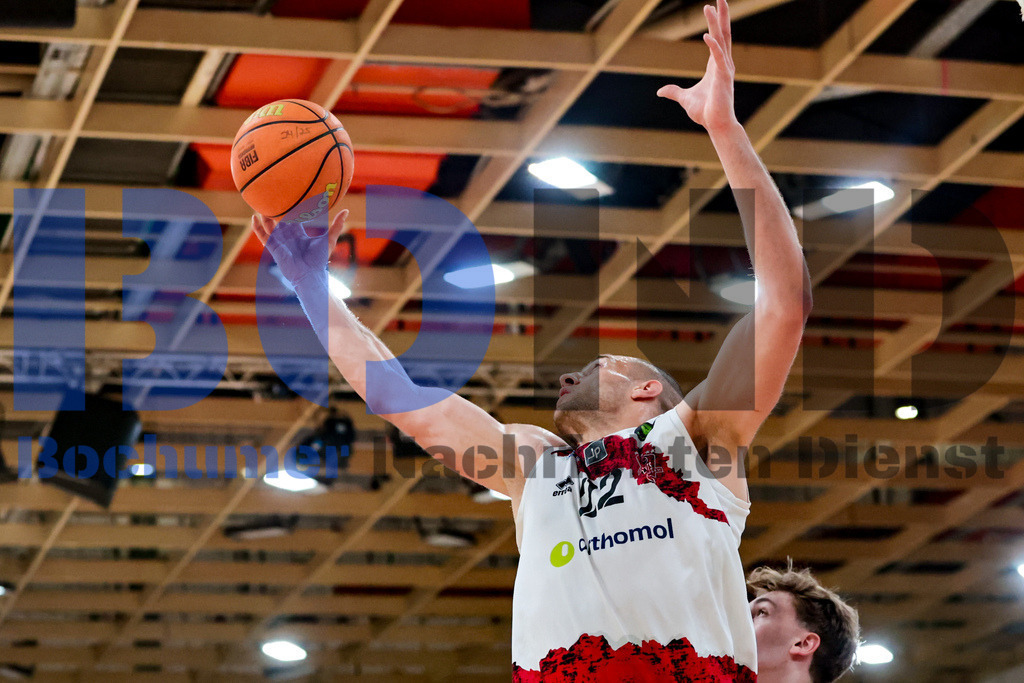 SES_LEVWOL20250525-20 | bond - Realisiert mit Pictrs.com