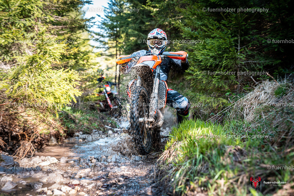 fuernholzer_250501-C1-115 | Fotografische Impressionen von der Red Stag Enduro Extreme by fuernholzer-photography.com. Endurosport in Österreich fotografisch festgehalten von fuernholzer. Auftragsfotografie für Private, Gewerbefotos und Industriefotografie. Eventfotografie, Sportfotografie und Motorsportfotografie. Anbieter von Fotoworkshops, Fototraining, fotografischen Vorträgen und Fotoseminaren.
