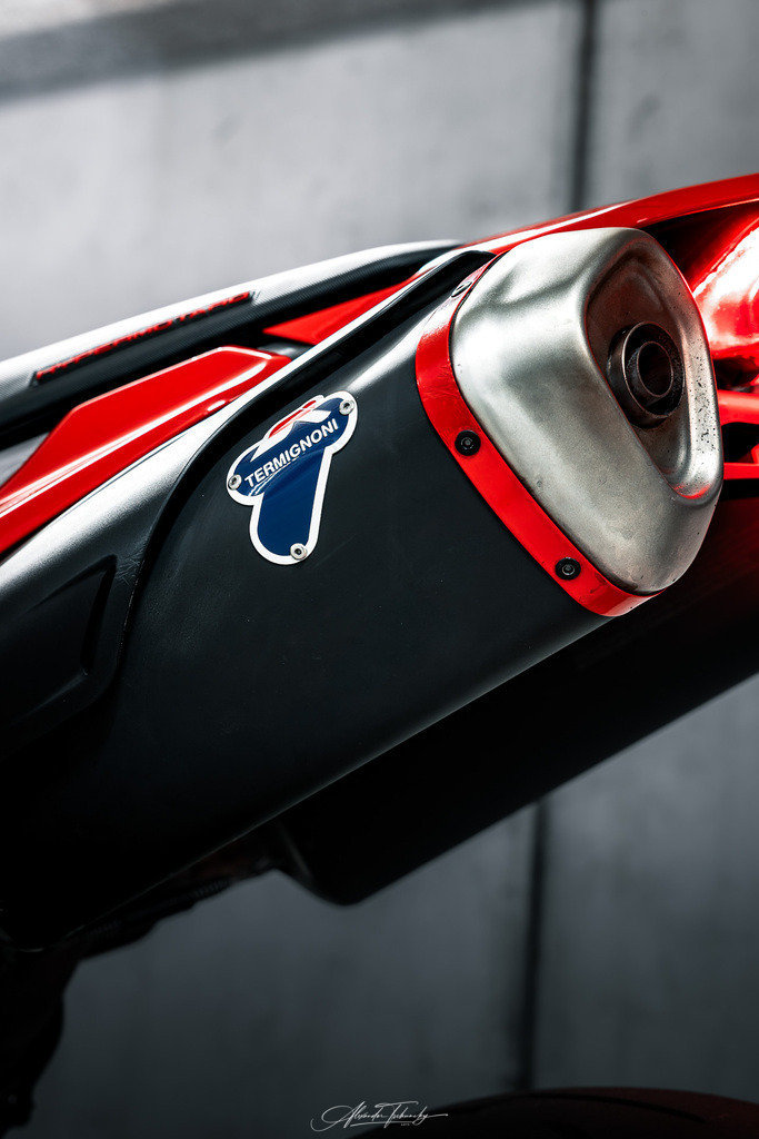 Hypermotard 698 Mono | Entdecken Sie die faszinierende Welt von Alexander Tschuncky Arts: Kreative Fotografie, atemberaubende Automobilkunst und hochwertiger Bilderdruck. Lassen Sie sich inspirieren! - Realisiert mit Pictrs.com