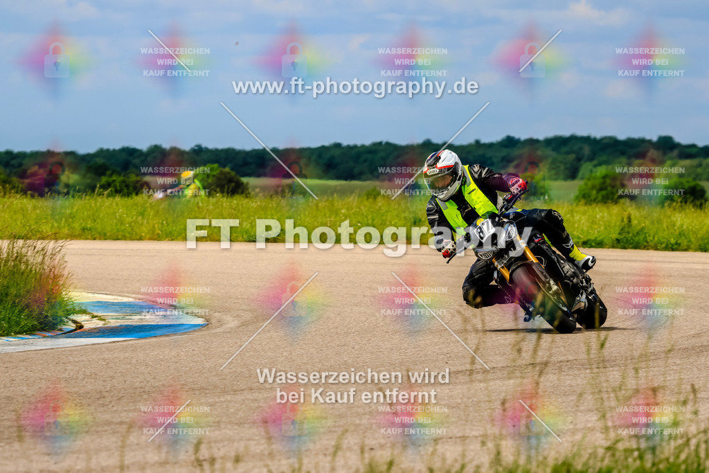 MotoTeam-1059 | Hier findet Ihr Bilder von Touristenfahrten auf der Nürburgring Nordschleife oder von anderen Veranstaltungen die ich besucht habe. Viel Spass beim Durch Schauen 