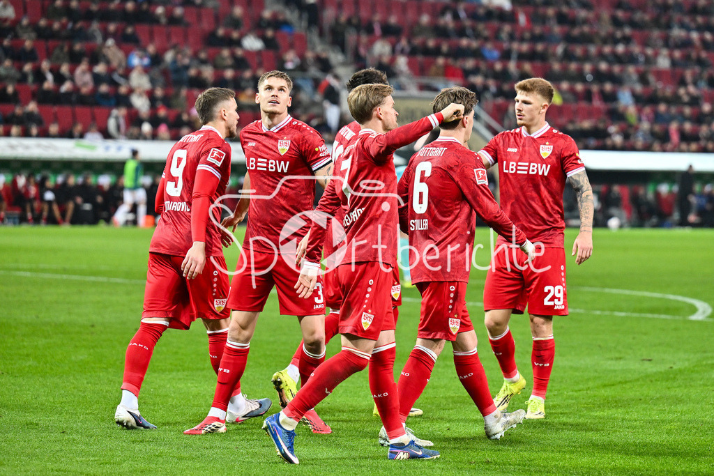 FC Augsburg - VfB Stuttgart | AUGSBURG, GERMANY - 22. MAERZ: Jubel der Gäste nach dem Treffer zum 2-5 durch Ermedin DEMIROVIC (VfB Stuttgart 9) / Tor / Torschuetze / Freude / Happy während dem Bundesligamatch zwischen dem FC Augsburg und dem VfB Stuttgart am 27. Spieltag in der WWK Arena / DFL REGULATIONS PROHIBIT ANY USE OF PHOTOGRAPHS AS IMAGE SEQUENCES AND/OR QUASI-VIDEO