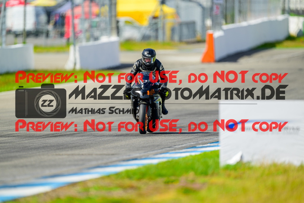 MaZZes_FotoMatrix_240615_6529 | WEISS