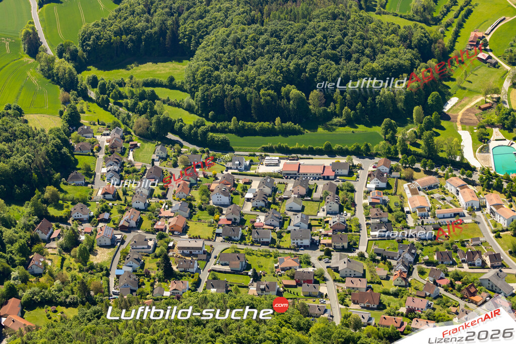 Luftaufnahme der Stadt Königstein - Die Luftaufnahme wurde 2025 vom UL-Flugzeug heraus erstellt ( keine Drohne ) - Hochauflösende Luftaufnahme - für professionelle Ausdrucke geeignet. Die Geschenkidee !Mit Lizenz und Bildrechte bestellbar