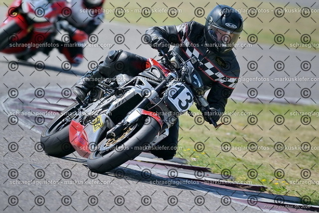 26BT02-1018 | markuskiefer.com - Realisiert mit Pictrs.com
