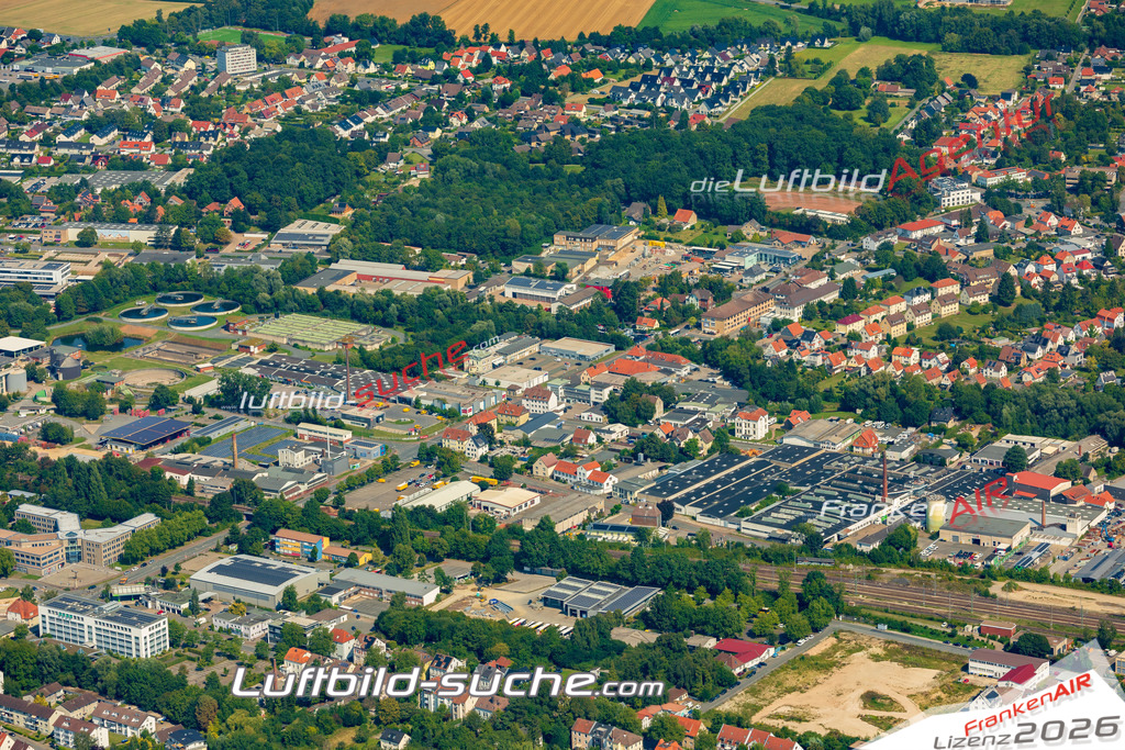 Bild der Stadt Detmold - Die Luftaufnahme wurde 2025 vom UL-Flugzeug heraus erstellt ( keine Drohne ) - Hochauflösende Luftaufnahme - für professionelle Ausdrucke geeignet. Die Geschenkidee !Hier alle&nbsp;Infos zur Lizenzierung der LuftaufnahmeWir fliegen auch dieses Jahr wieder in Ihre Region um Luftbilder zu erstellen.- Luftbild anfragen