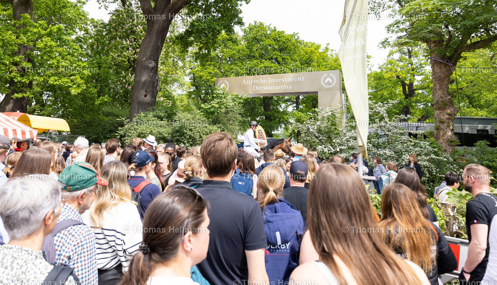 TH_Übersicht Massen_8325 | Deutsches Spring- und Dressur-Derby 2023 am 21.05.23 in Hamburg, Derby Platz Klein Flottbek, Thomas Hellmann, _S4A0104
