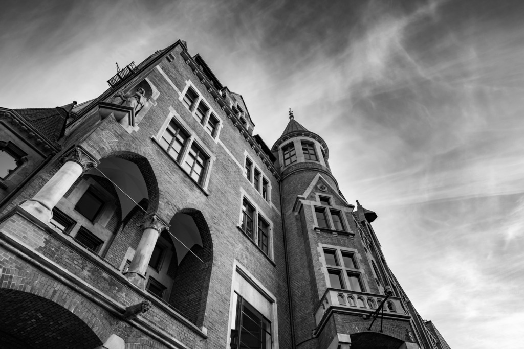 10220907 - Speicherstadt in schwarzweiß | Atmosphärisches Schwarzweißbild aus der Hamburger Speicherstadt.