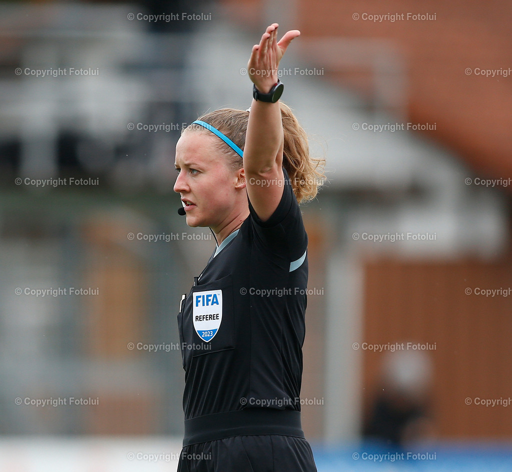A_LUI_01042023_45 | SPORT,FUSSBALL ,LT1 OOELIGA ASKOE OEDT-UNION EDELWEISS LINZ 01.04.2023 IM BILD: (FIFA SCHIEDSRICHTERIN MARIA ENNSGRABER   FOTO:FOTOLUI