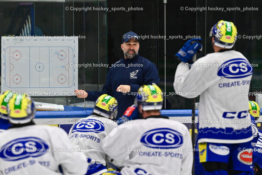Eistrainig EC VSV mit Headcoach Pierre Allard | Eistraining EC VSV mit Headcoach Pierre Allard, 1.Eistraining EC VSV mit Headcoach Pierre Allard am 02.12.2025 in Villach (Stadthalle Villach), Austria, (Photo by Bernd Stefan)