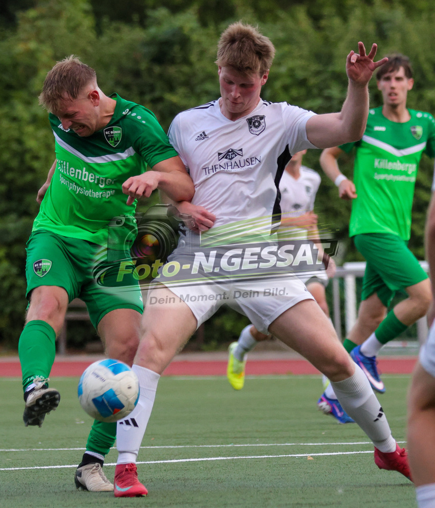 SC Bünde - TuS Bexterhagen | Auf dem Bild zu sehen: grün SC Bünde: ; weiß TuS Bexterhagen:  SC Bünde, TuS Bexterhagen, Saison 26/27, Testspiel, Hunnebrock, Deutschland - Realisiert mit Pictrs.com