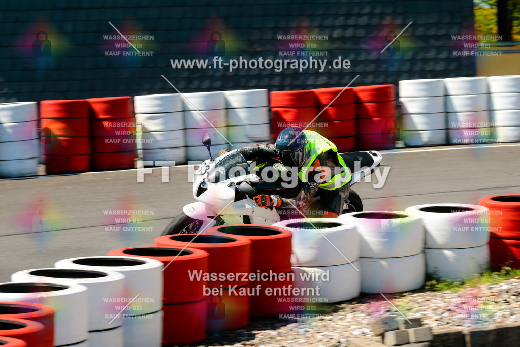 Moto-TeamOBK-22260 | Hier findet Ihr Bilder von Touristenfahrten auf der Nürburgring Nordschleife oder von anderen Veranstaltungen die ich besucht habe. Viel Spass beim Durch Schauen 