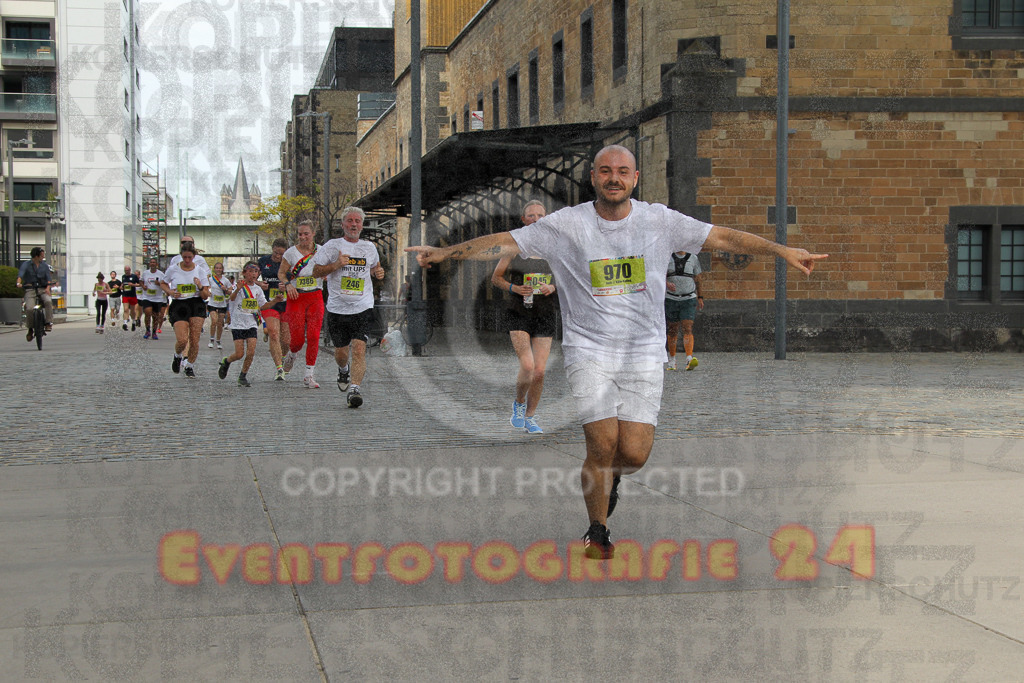 250920_1329_EV4_5754 | Sportfotografie im Rhein-Sieg Kreis, Köln, Bonn, NRW, Rheinland Pfalz, Hessen, etc. Unser Tätigkeitsfeld umfasst den Laufsport vom Volkslauf über den Marathon, Duathlon, Triathon bis zum Ultralauf wie Kölnpfad Ultra oder Schindertrail.