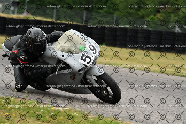 25bt02-1401 | markuskiefer.com - Realisiert mit Pictrs.com