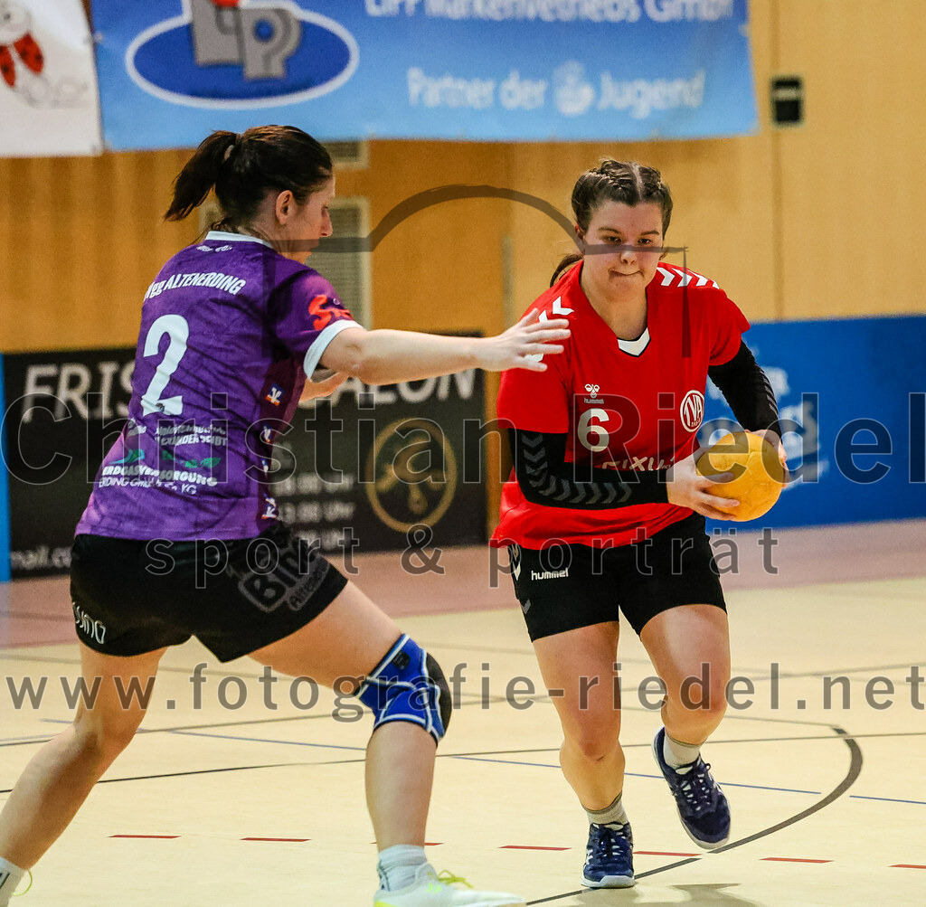 2024-01-27_043_SpVgg_Altenerding_II_gegen_TV_Altoetting_II | Erding, Deutschland, 27.01.2024:
Handball, Bezirksliga Frauen Altbayern 2023 / 2024, 10. Spieltag, SpVgg Altenerding II gegen TV Altötting II, Endergebnis: 17:29

Grit Kschischow (SpVgg Altenerding, #2), Mira Huber (TV Altötting, #6)

Foto: Christian Riedel / fotografie-riedel.net