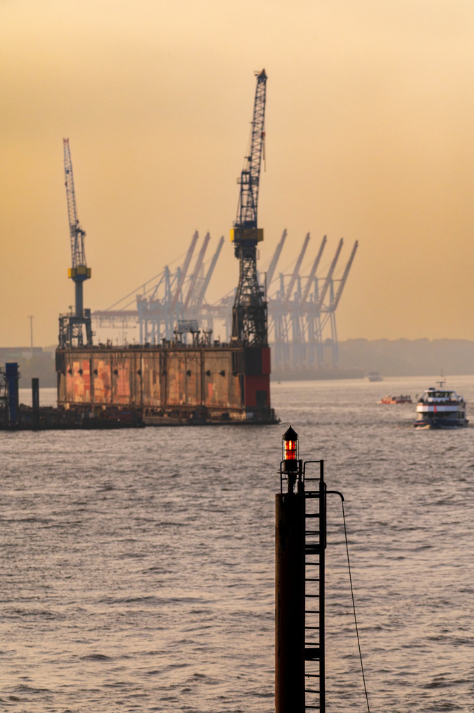 2022_10_31_HAMBURG_MCP5406 | Hochwertig gedruckte Fotografien für die Wand, als Kalender und zum Verschenken. Hamburg & Norddeutschland und überall wo ich mit der Kamera unterwegs war.
