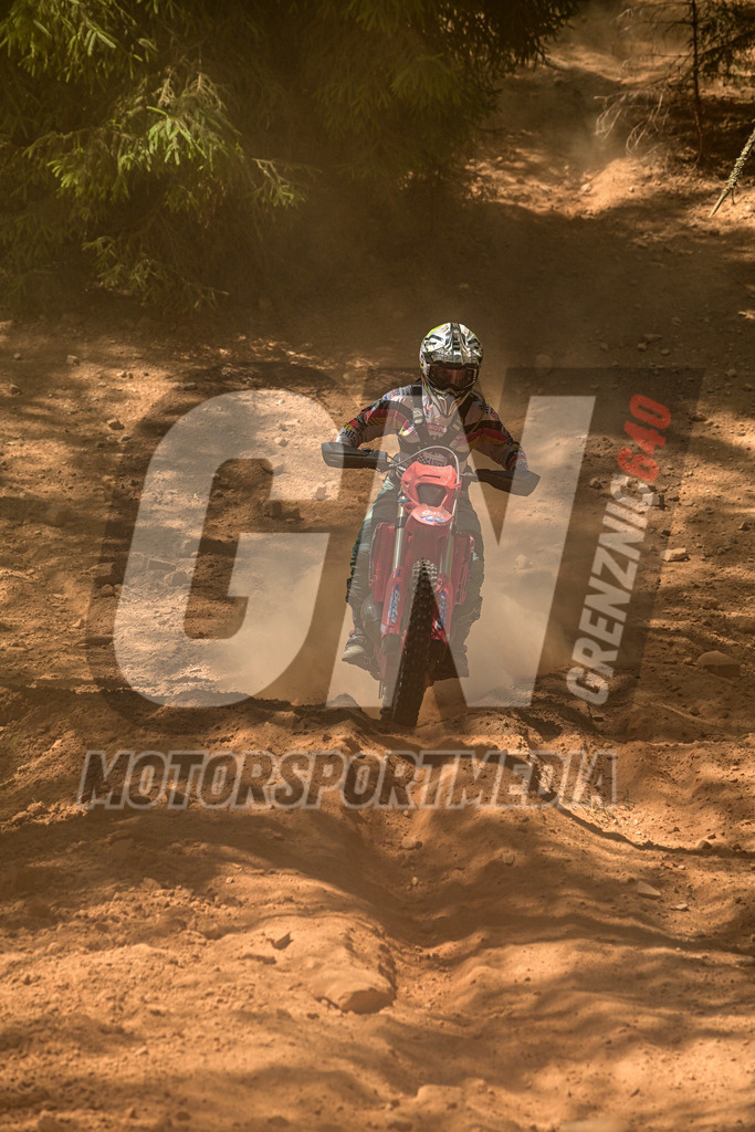 NZ8_2042 | grenznic640