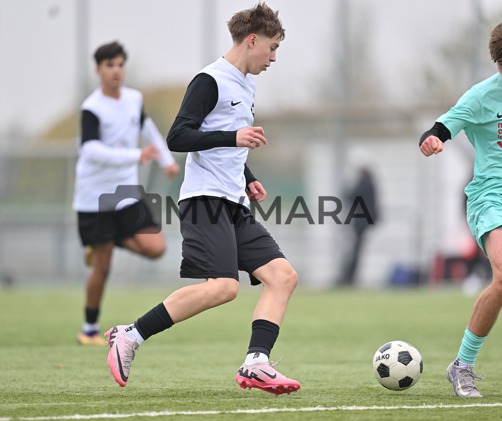 Fussball I Herren I Saison 2025-2026 I Bundesliga I 6. Spieltag I Eintracht Frankfurt - FC Bayern München  | MWMARA - Realisiert mit Pictrs.com