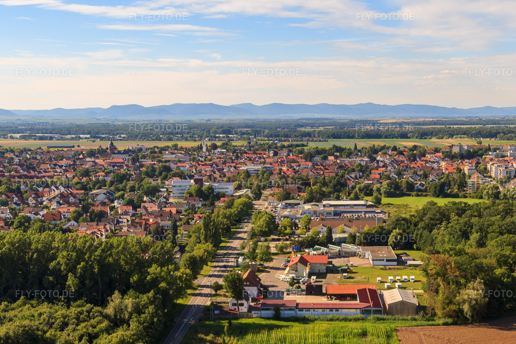 Luftbild: Lauterburger Straße in Kandel im Bundesland Rheinland-Pfalz in Deutschland. Foto: IMG_30660.jpg vom 31.07.2010 durch Werner Riehm/FLY-FOTO.de