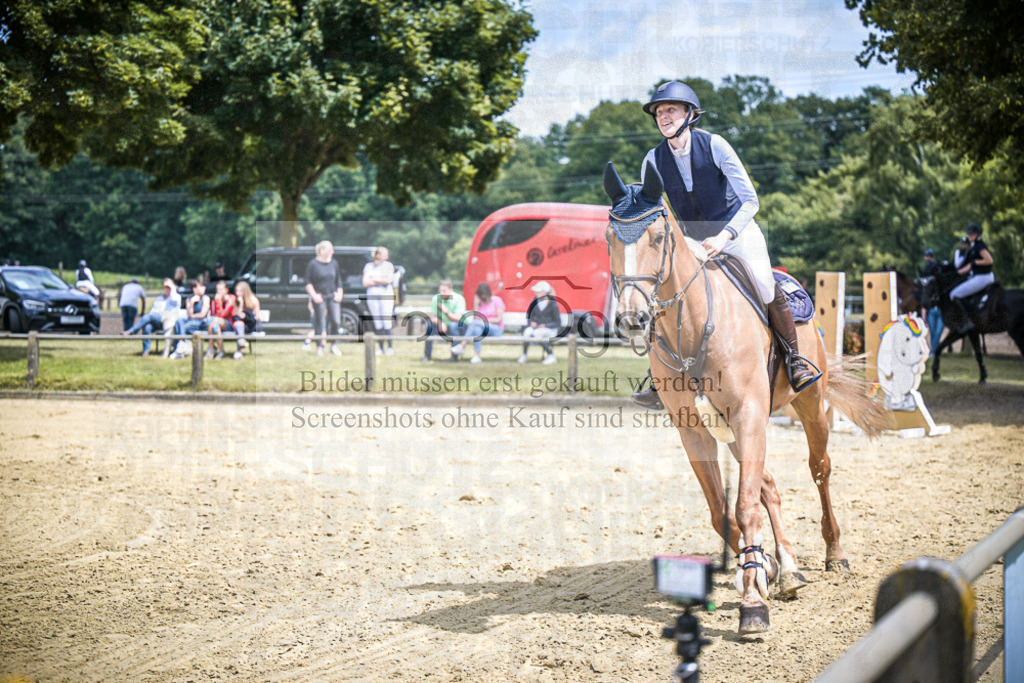 DOS_1286 | Entdecke hochwertige Reitturnierfotos von Foto Oger. Professionell, emotional und authentisch – jetzt Lieblingsmomente im Shop bestellen.Deutschlandweite Turnierfotografie. - Realisiert mit Pictrs.com
