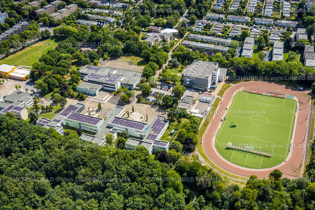 Velbert220803218 | Luftbild, Geschwister-Scholl-Gymnasium, Städt. Gem.Grundschule Birth, Birther Sportpalast und Sportplatz, Velbert, Ruhrgebiet, Nordrhein-Westfalen, Deutschland