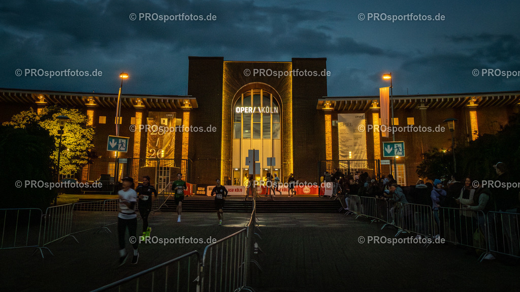 23. ASV Nachtlauf; Koeln, 13.05.26 | Impressionen vom 23. ASV Nachtlauf am 13.05.26 am Tanzbrunnen in Koeln. Foto: BEAUTIFUL SPORTS/Axel Kohring