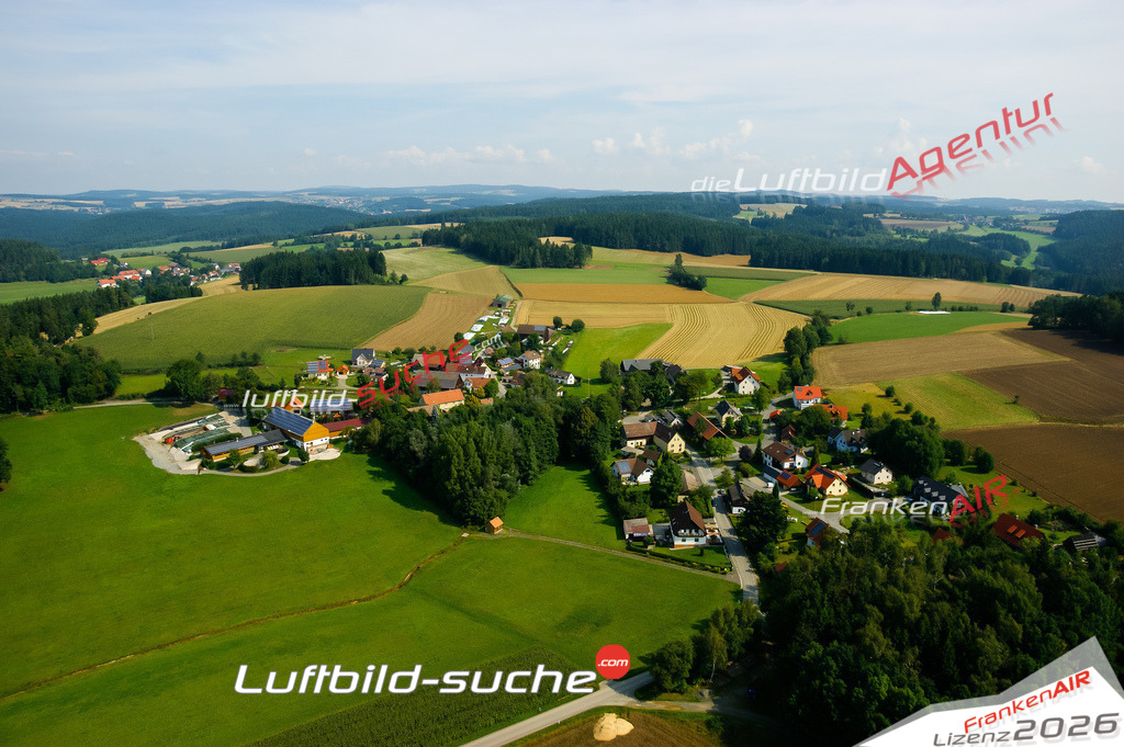 Die Luftaufnahme der Stadt Wirsberg wurde vom UL-Flugzeug heraus erstellt ( keine Drohne )- hohe Auflösung für beste Qualität