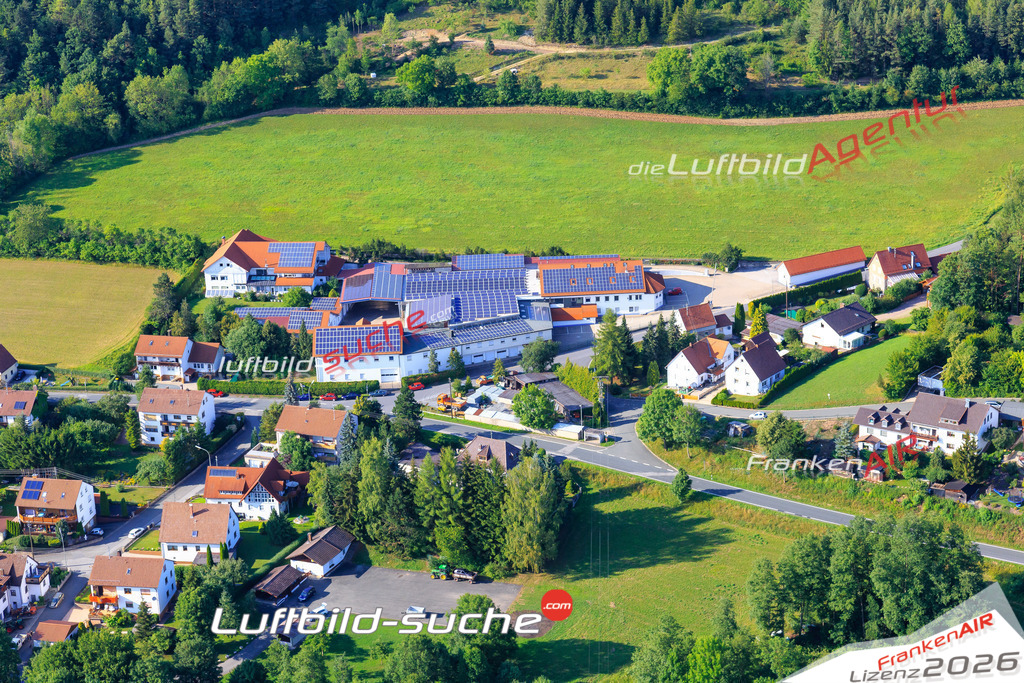 Die Luftaufnahme Tauschendorf - Kronach wurde vom UL-Flugzeug (keine Drohne) aus fotografiert.Hohe Druck- Auflösung-die Geschenkidee!