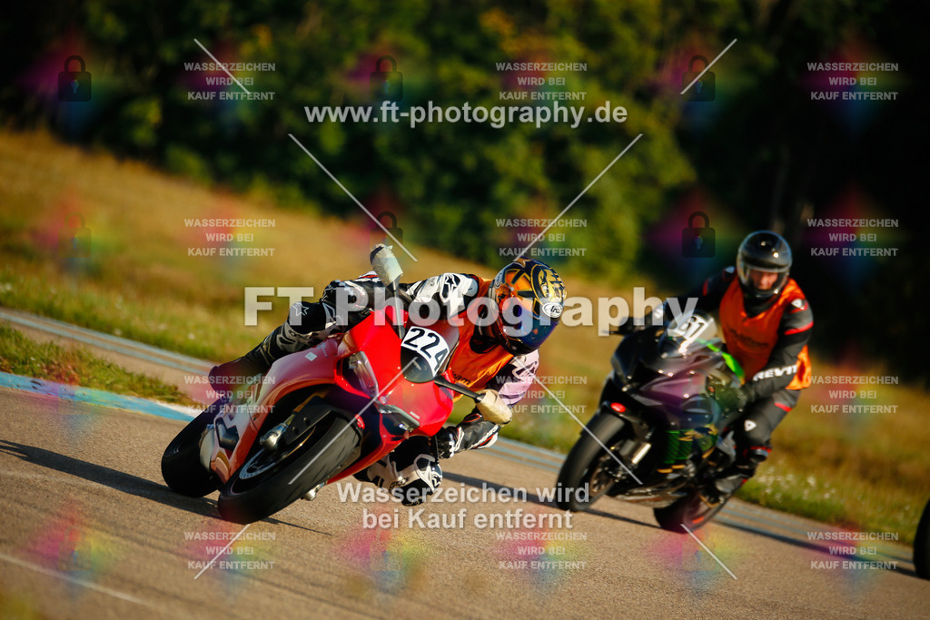 _MOT5675 | Hier findet Ihr Bilder von Touristenfahrten auf der Nürburgring Nordschleife oder von anderen Veranstaltungen die ich besucht habe. Viel Spass beim Durch Schauen 