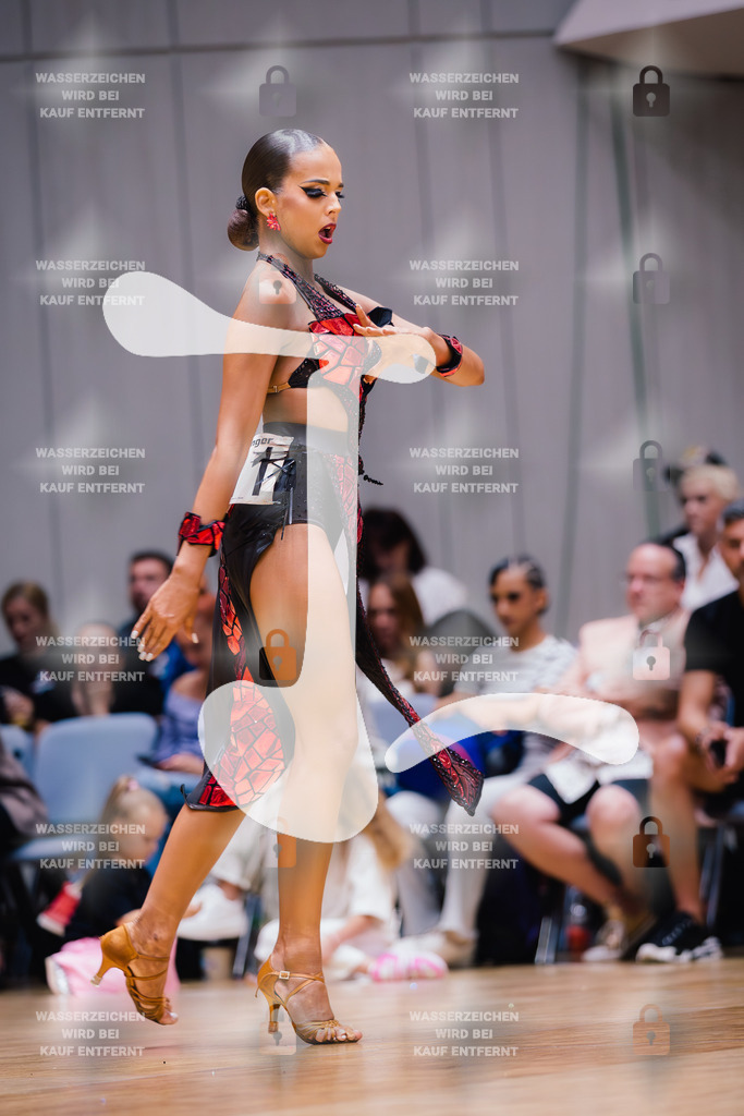 GOC 2025 - WDSF Solo Junior II Latin Female - 2025-08-21-8169 | Webshop for digital downloads and prints of dance sport, event & show photographer Julian Link - Realisiert mit Pictrs.com