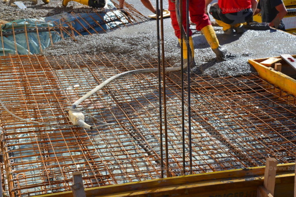 bib-lg04-betonarbeiten-0414 | Nach LV-Leistungsgruppen sortierte Detailfotos über den Bau eines Hauses. Alle Hausbau-Bilder direkt vom Urheber und Autor der Website Haus-Selber-Bauen.com