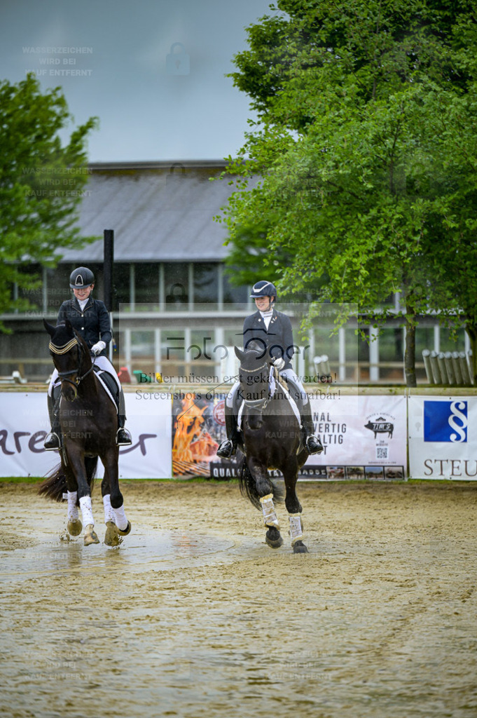 Reitturnier Lienen | Entdecke hochwertige Reitturnierfotos von Foto Oger. Professionell, emotional und authentisch – jetzt Lieblingsmomente im Shop bestellen. - Realisiert mit Pictrs.com