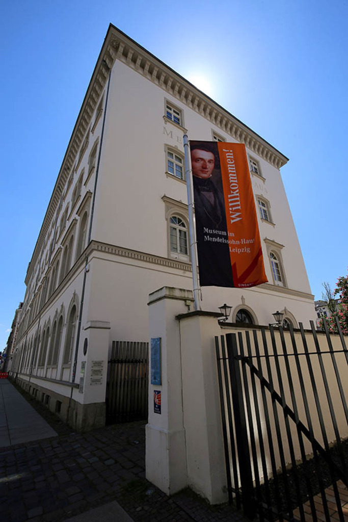 Bildlexikon Leipzig - Mendelssohn-Haus | Das Team hinter BILDLEXIKON LEIPZIG bündelt historische wie aktuelle Informationen über die Stadt Leipzig in Text und Bild auf einer Plattform und stellt diese der interessierten Öffentlichkeit zur Verfügung.