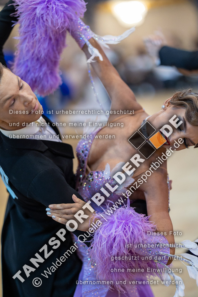 20230812-10753 | Hier finden Sie Tanz Bilder vom Latein und Standard Formationen tanzen. Sportbilder vom Tanzsport. Schöne Fotos und von Weltmeisterschaft, Europameisterschaft, Bundesliga, Regionalliga, Oberliga und Landesliga sowie von GOC Stuttgart, DanceComp, WM Bremen