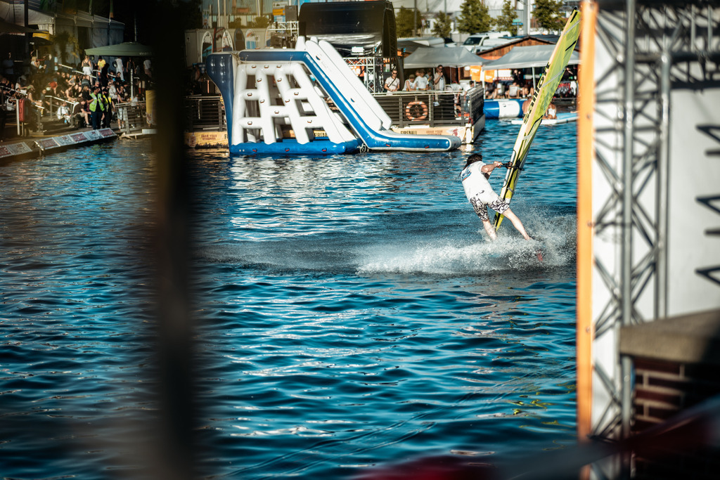 Kieler WOCHE Tow In Windsurf - @danielpankoke dpmedia (77 von 158) | dp-photography - Realisiert mit Pictrs.com