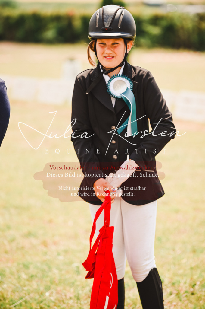 DSC_6418 | Pferde- und Turnierfotografie in Westsachsen. Pferdeportraits, Auftragszeichnungen und intuitive Kunst.