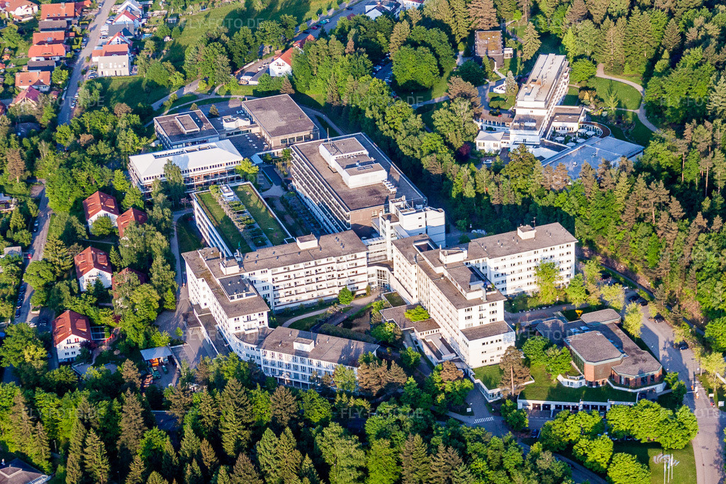 Luftbild: Langensteinbach, SRH Klinikum im Ortsteil Langensteinbach in Karlsbad im Bundesland Baden-Württemberg in Deutschland. Foto: IMG_27598.jpg vom 23.05.2010 durch Werner Riehm/FLY-FOTO.de