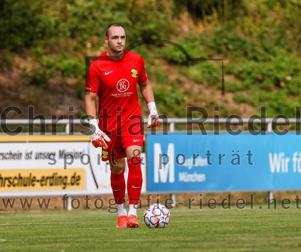 2023-07-22_015_FC_Eitting_gegen_FC_Moosinning | Eitting, Deutschland, 22.07.2023:
Fußball, Kreisliga 2023 / 2024, Testspiel, FC Eitting gegen FC Moosinning, Endergebnis: 0:4

Torwart Aaron Siegl (FC Moosinning, #27)

Foto: Christian Riedel / fotografie-riedel.net