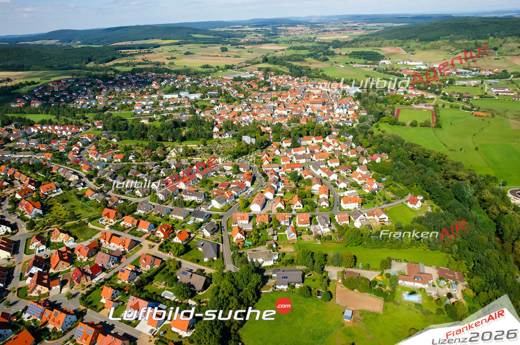 Die Luftaufnahme der Stadt Baunach wurde vom UL-Flugzeug heraus erstellt ( keine Drohne )- hohe Auflösung für beste Qualität