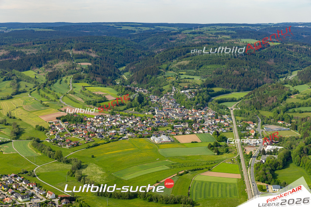 Die Luftaufnahme Rothenkirchen - Pressig wurde 2022 vom Flugzeug aus (keine Drohne) erstellt. Hohe Auflösung -für große Poster und Wandbilder geeignet - Garantiert!