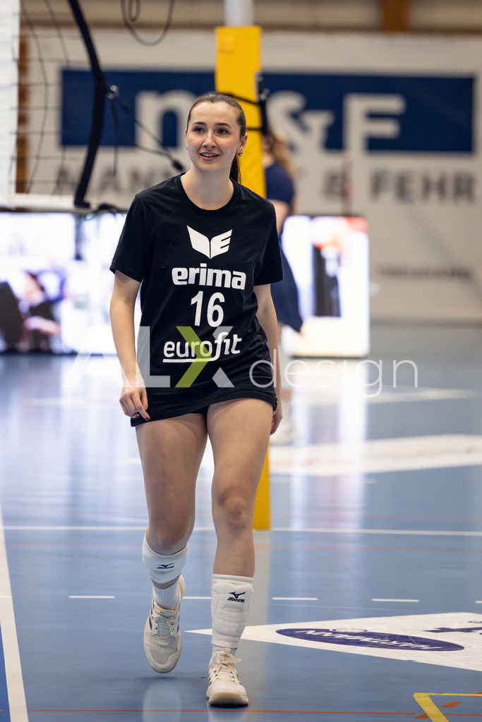 Volleyball I Frauen I Saison 2025-2026 I Volleyball NLA | Women I Round 14 I VC Kanti Schaffhausen - NLZ Volleyball Academy Zürich I 16.01.2026 | VC Kanti Schaffhausen - 16 Petrenkó Brigitta (HU) - Zuspiel - Realisiert mit Pictrs.com