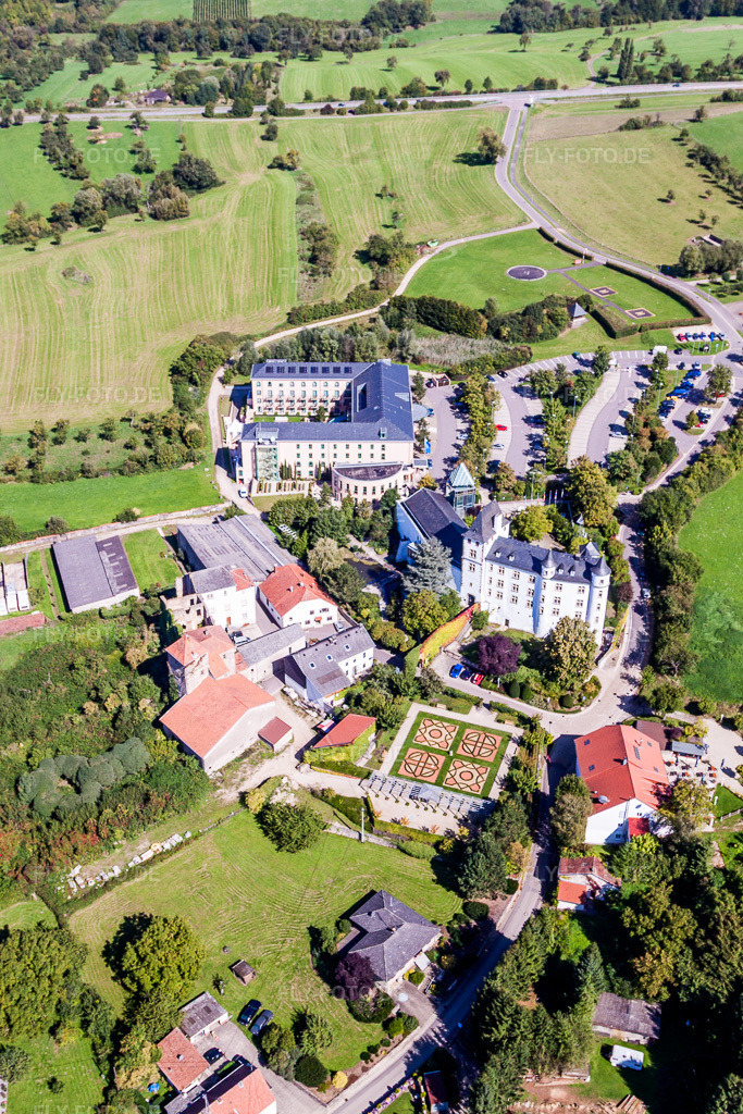 Luftbild: Victor's Residenz-Hotel Schloss Berg und Niederburg Nennig im Ortsteil Nennig in Perl im Bundesland Saarland in Deutschland. Foto: IMG_33722.jpg vom 11.09.2010 durch Werner Riehm/FLY-FOTO.de