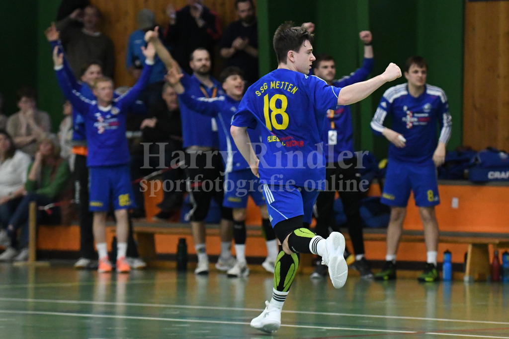 SSG Metten : SpVgg Altenerding | Emanuel Pirzer (SSG Metten #18) Jubel im Mettener Lager - Realisiert mit Pictrs.com